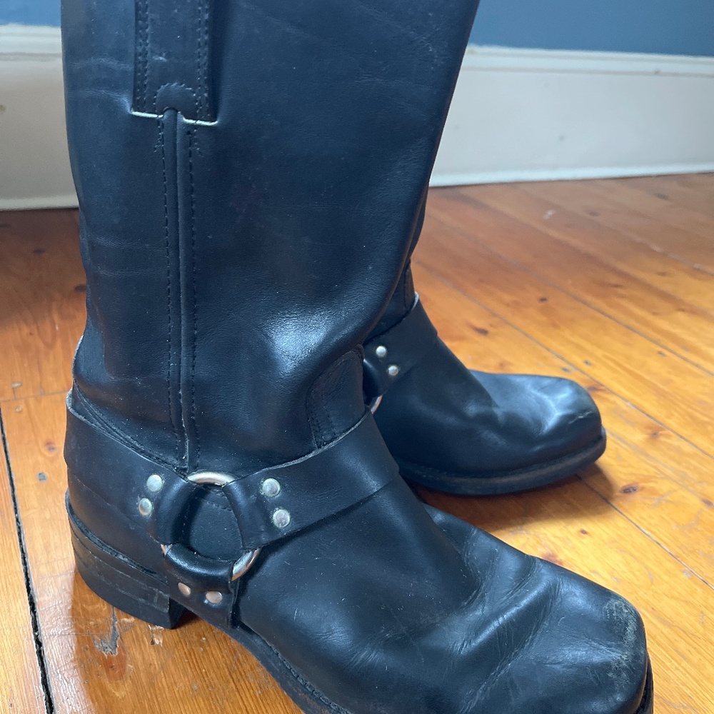 Men’s Frye Black Harness motorcycle boot. Size 11.